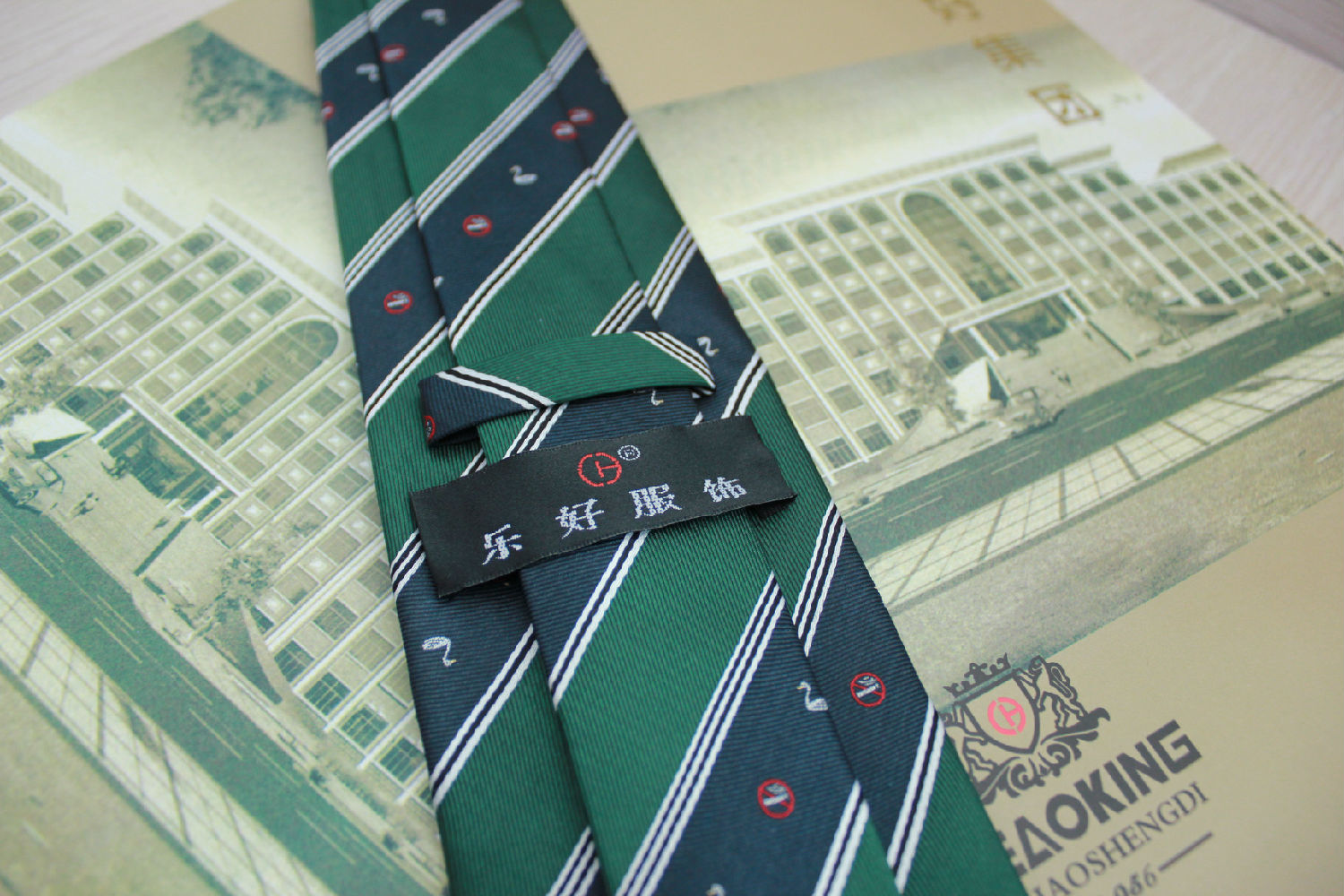 绿色天鹅图案领带