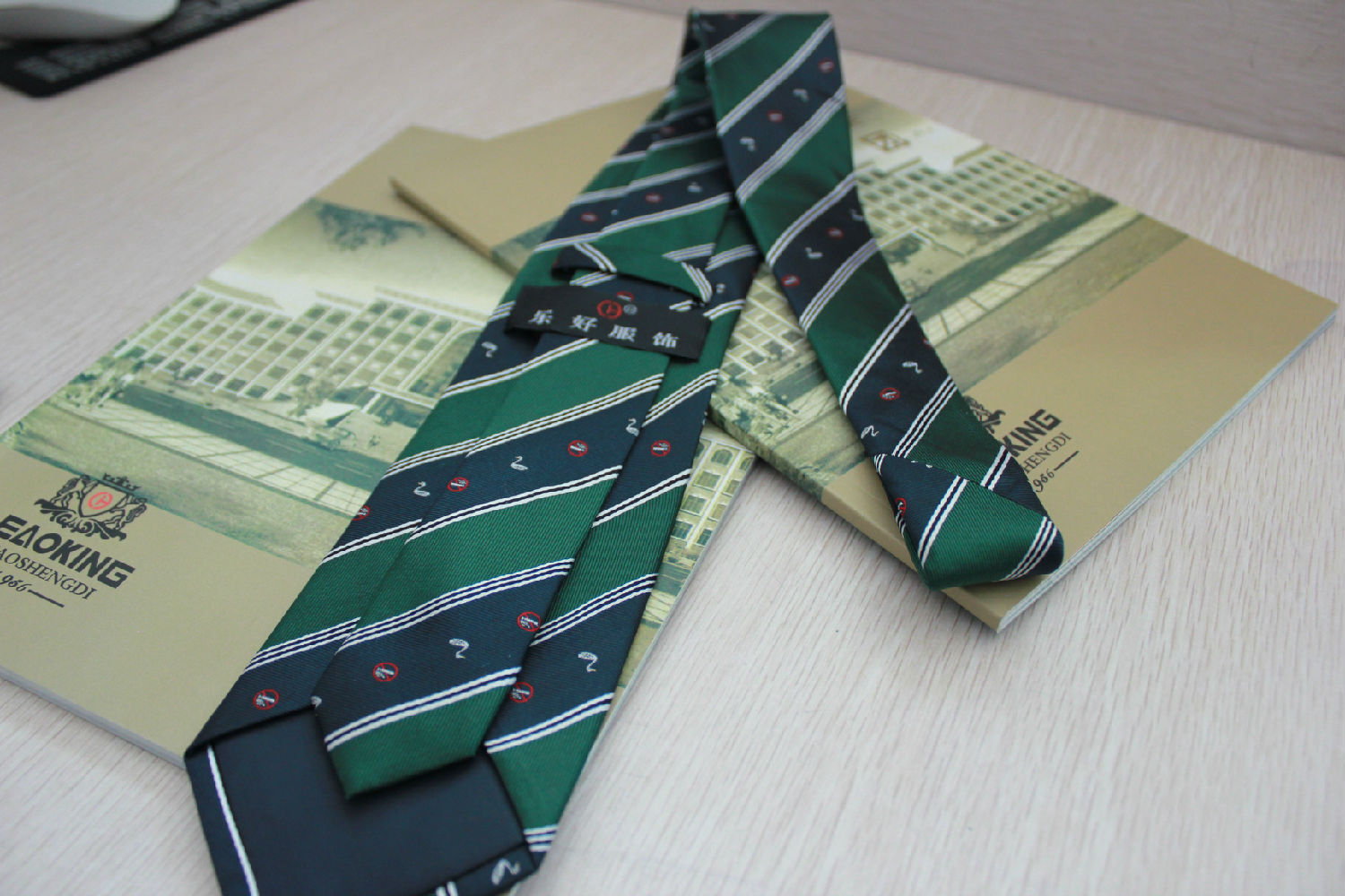 绿色领带-乐好千秋