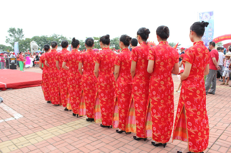乐好集团赞助活动现场司仪