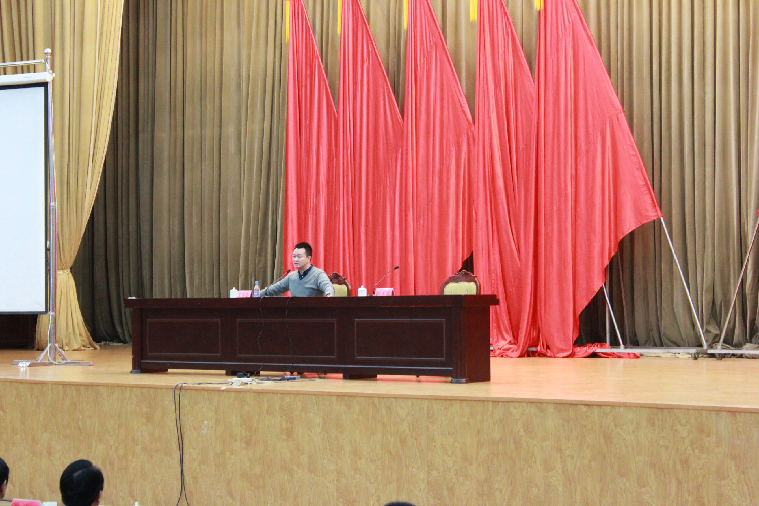 中国邮电大学王立新教授&mdash;乐好千秋职业装