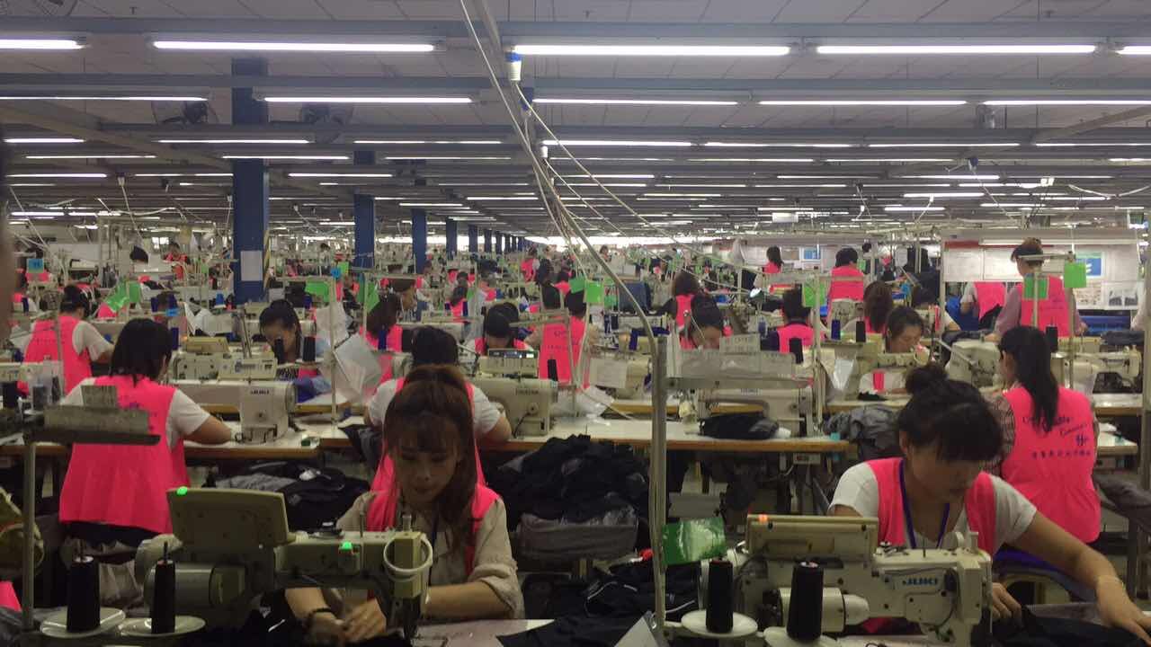 崔正千秋考察服装厂 崔正千秋考察服装厂